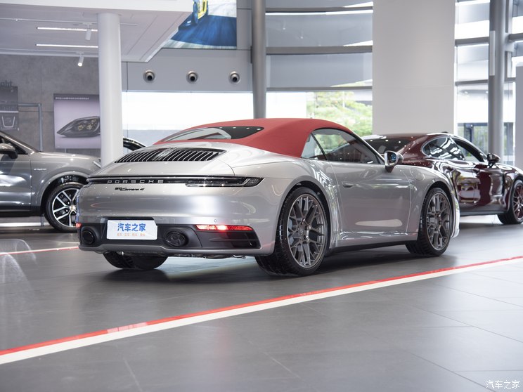 保时捷 保时捷911 2023款 carrera 4 cabriolet 3.0t